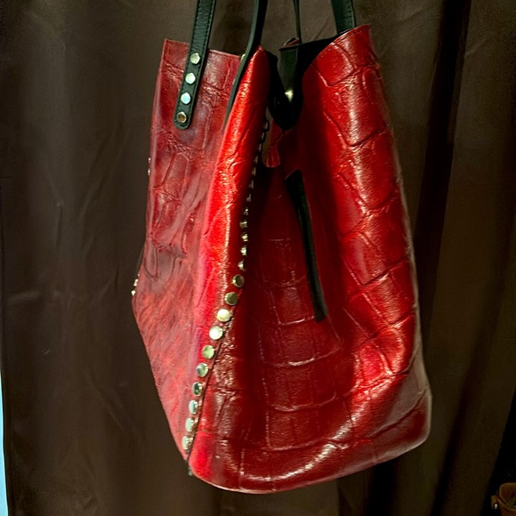 Red Hand bag - Purse - Picture 3 of 7